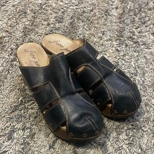 Free people boho Black Leather made in Spain Mules wooden sole sz 37/7